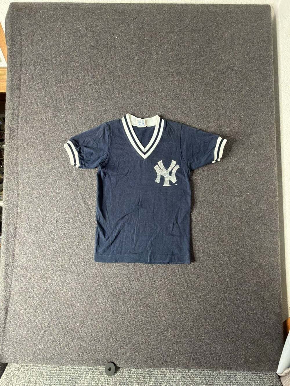 Vintage Champion New York Yankees V-Neck Ringer T-Shirt Navy Kids Size S 6-8